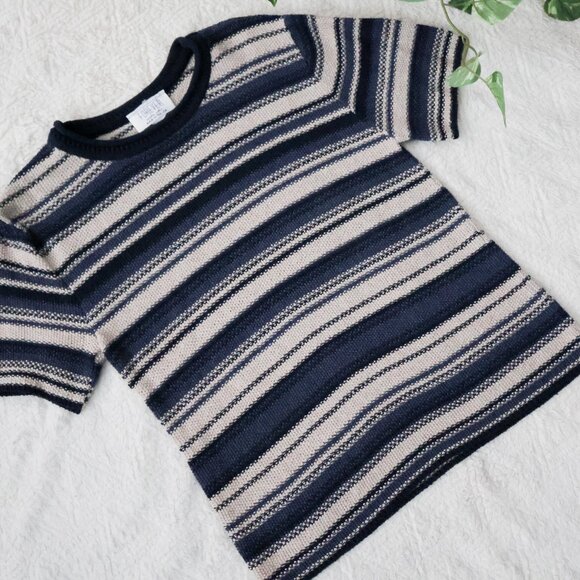 Short Sleeve Sweater - Picture 2 of 7